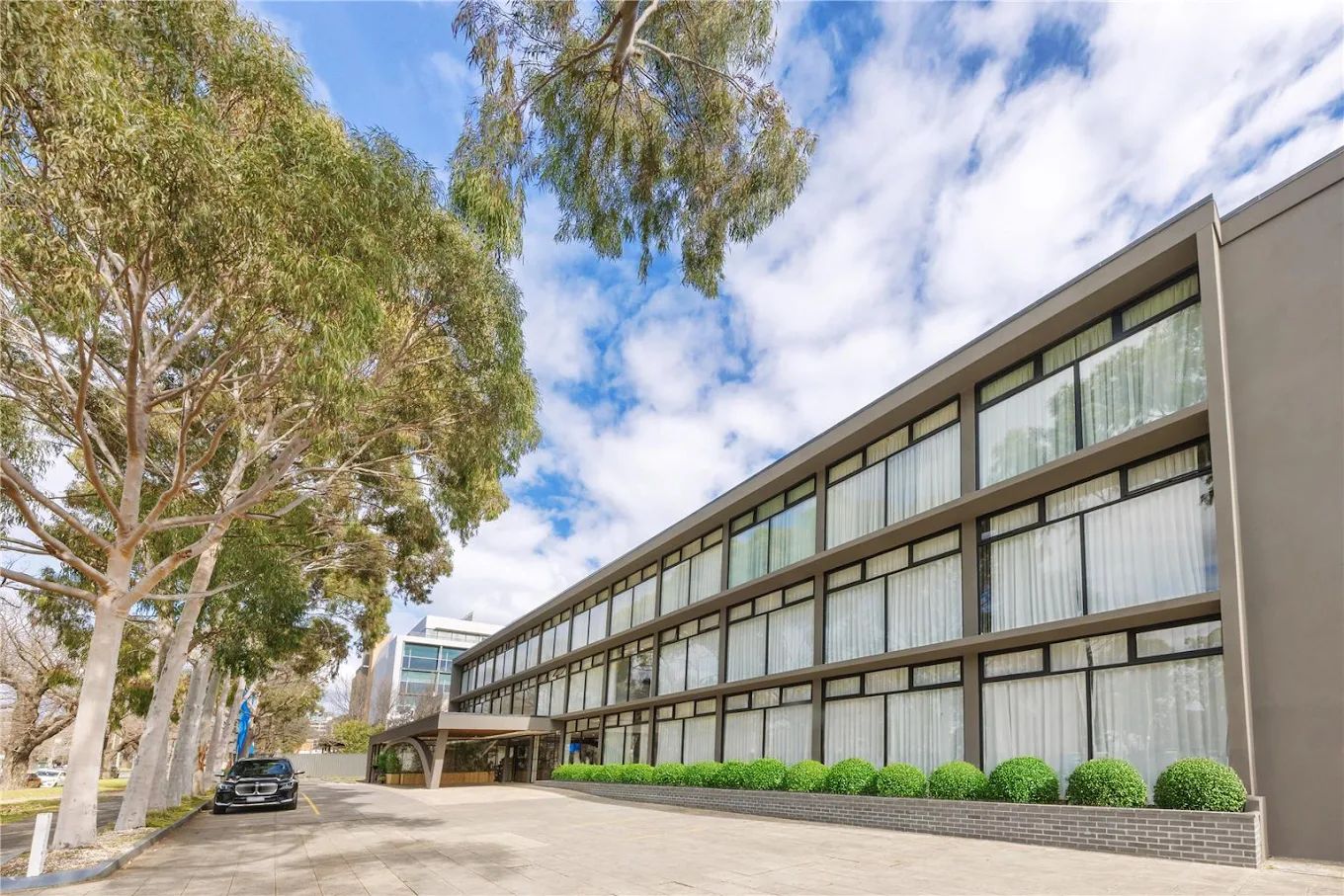 Park Inn by Radisson Melbourne Carlton 4*