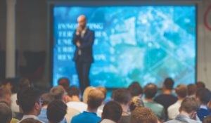 Evenimentele vor fi kerosenul companiilor si in 2026!